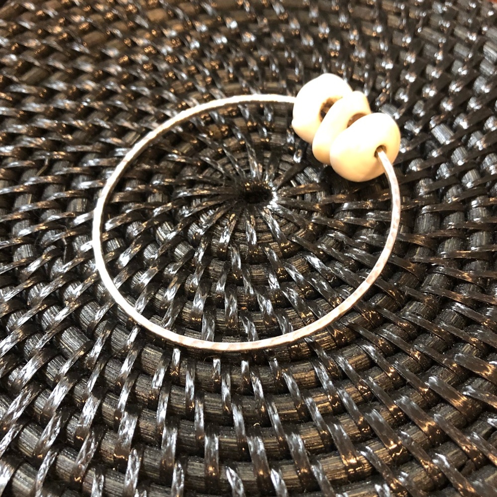 SS Hammered Bangle Bracelet w/Puka Shells